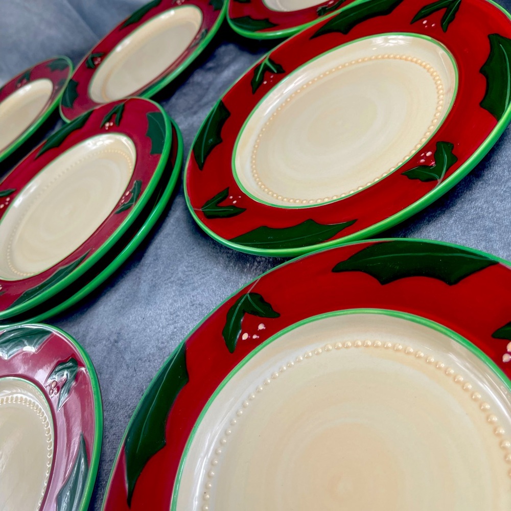 Set of 10 Russ Berrie and Co., Inc. Christmas Holiday Plates - 1 plate